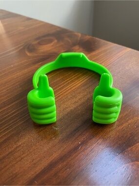 Green Silicone Thumbs Up Phone Holder